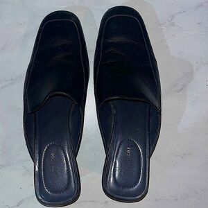 Naturalizer Sleek Black Leather Loafers Slip-On Shoes, with chunky heel